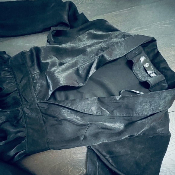 MISSGUIDED Hook Corset Liquid Satin Duster Coat - Picture 3 of 14